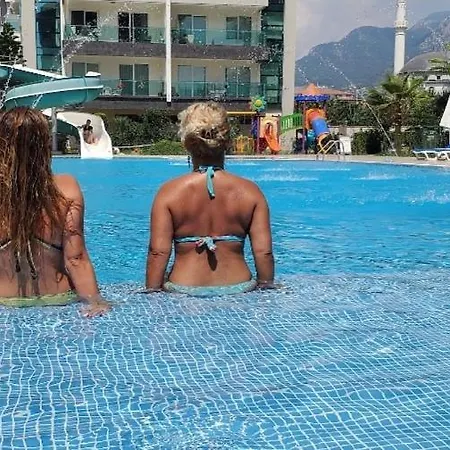 Moda Marine Luxury Homes אלאניה